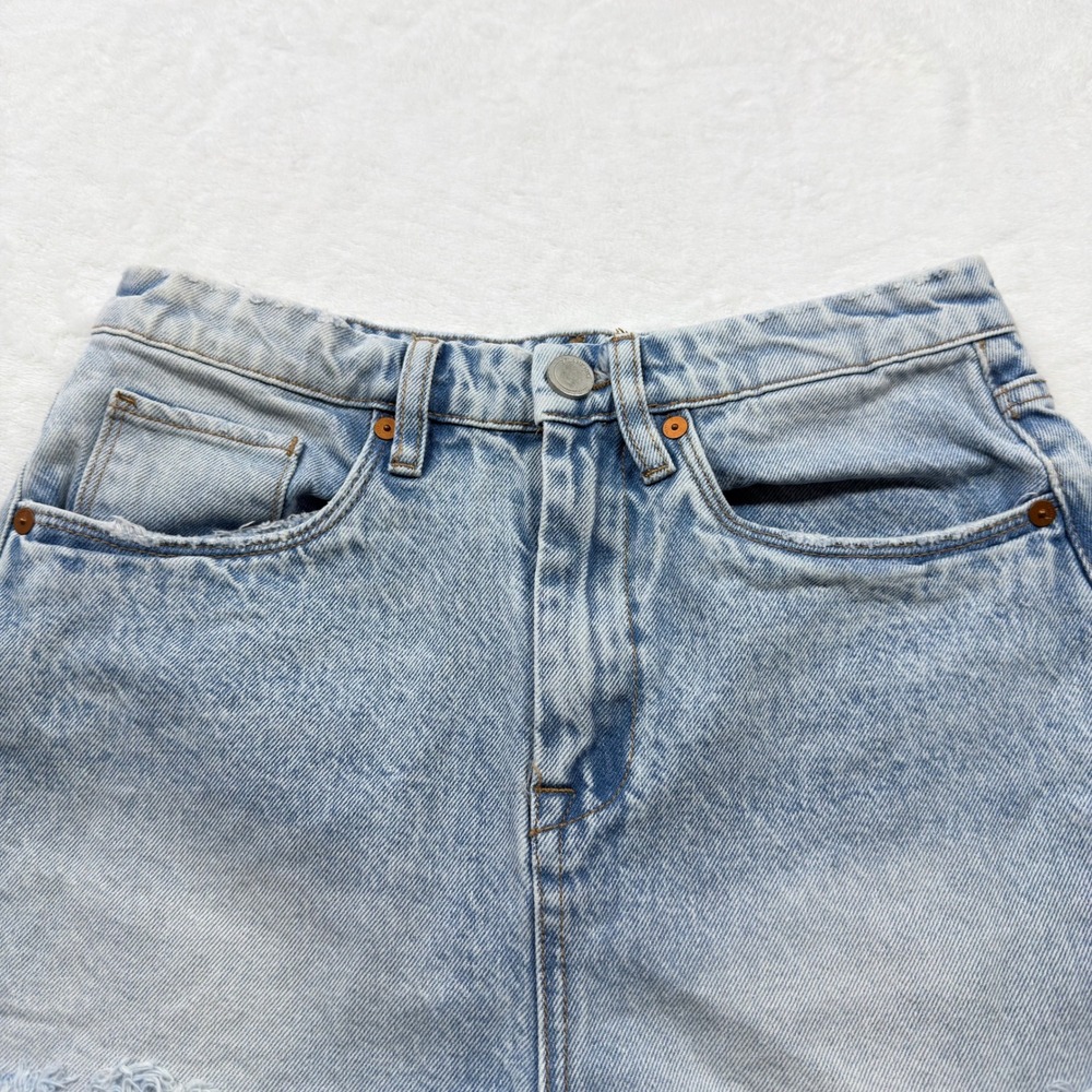 [BLANKNYC] The Reeve Ultra Hi-Rise Denim Shorts Womens 27‎ Light Wash Excellent - Picture 4 of 10